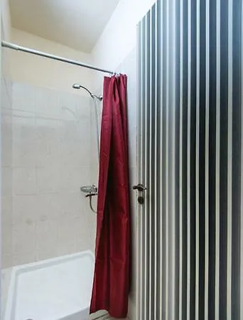 Apartment Makezi *